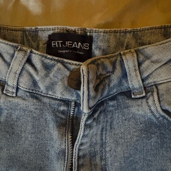 FITJEANS Classic Denim Jeans - Picture 2 of 6